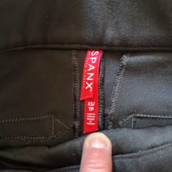Black Spanx dress pants size xs. - Picture 6 of 7